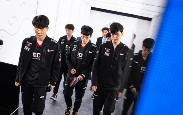 间换位落刀 间换位落刀